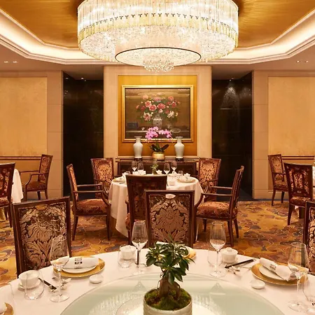 Shangri-la Hotel Paris