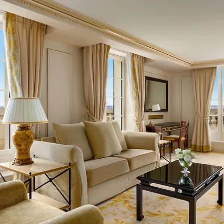 Shangri-la Hotel Paris