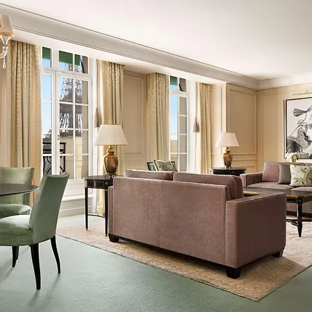 Shangri-la Hotel 5*