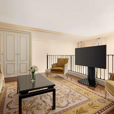 Shangri-la Hotel 5*