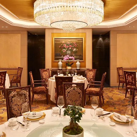 Shangri-la Hotel Paris