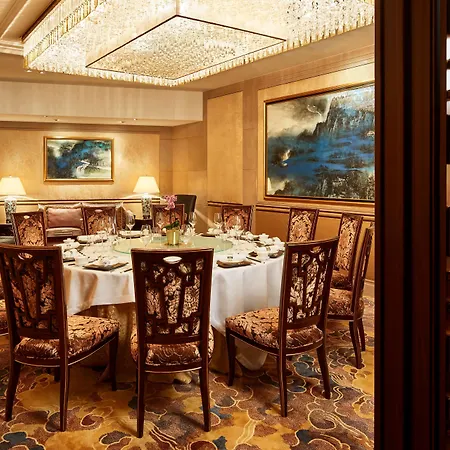 Shangri-la Hotel 5*