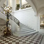 Shangri-la Paryż