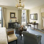 Hotel Shangri-la