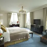 Shangri-la 5* Paryż