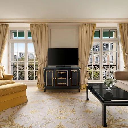 Shangri-la Hotel Paris