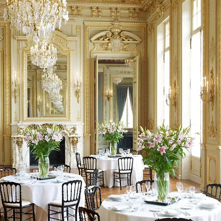 Shangri-la 5* Paříž