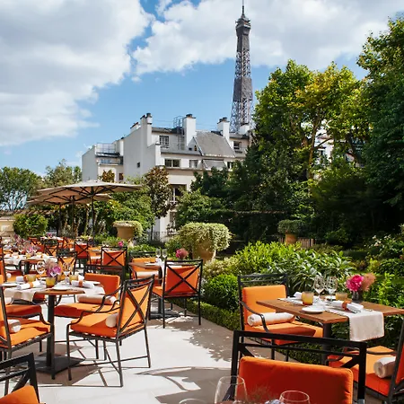 Shangri-la Hotel 5*