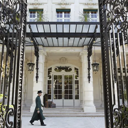Shangri-la Hotel Paris