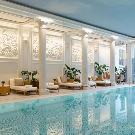 Shangri-la Hotell 5*