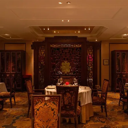 Shangri-la 5* Parigi