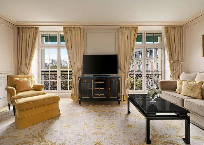 Shangri-la Hotel Paříž