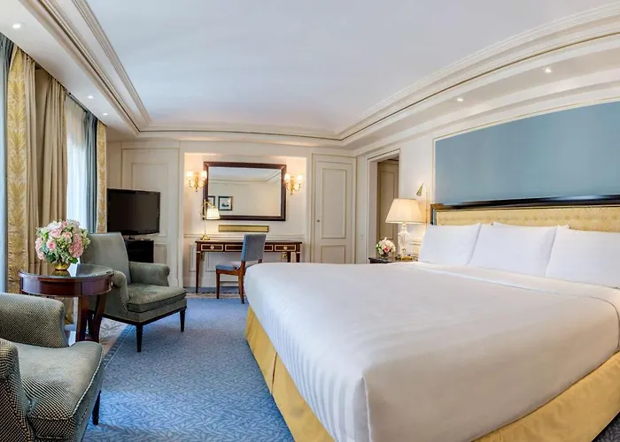 Shangri-la Hotel 5*