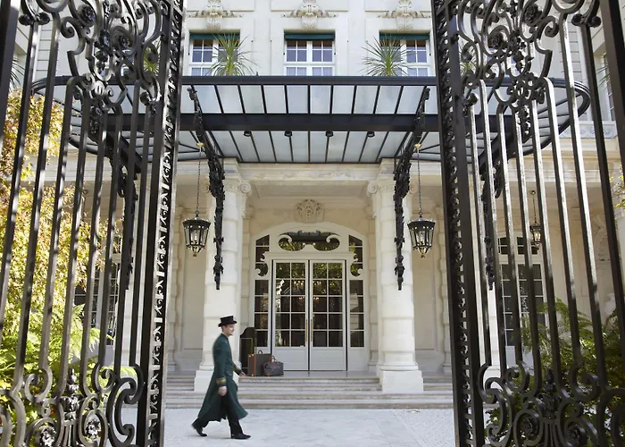 Shangri-la Hotel Paříž