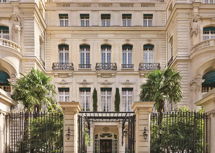 Hotel Shangri-la Paříž