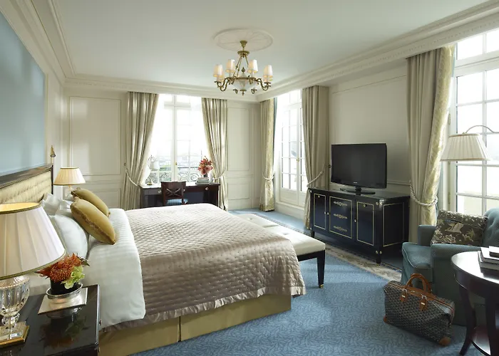 Shangri-la 5* Paříž