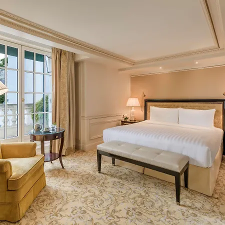Shangri-la Hotel