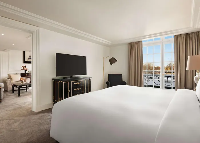 Hotel Shangri-la 5*